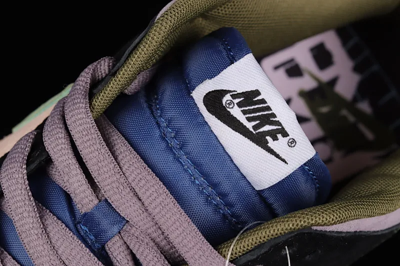 All Categories Nk SB Dunk Series Nk SB Dunk Low Low-top sneakers Otomo Katsuhiro x Nk SB Dunk Low "Steamboy OST" Otomo Katsuhiro co-branded SB low-top sports and leisure sneakers DO7412-989